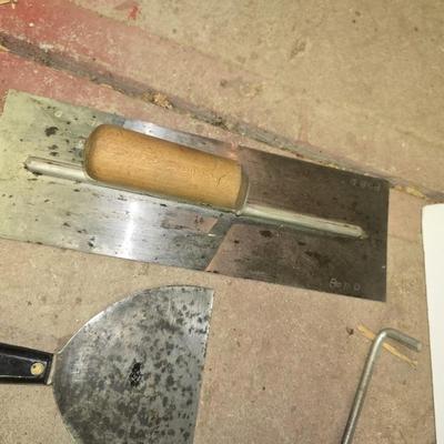 Drywall & Masonry Tools – Caulk Gun, Trowels, Knives & More