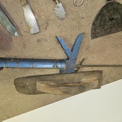 Drywall & Masonry Tools – Caulk Gun, Trowels, Knives & More