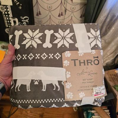 Throw blanket