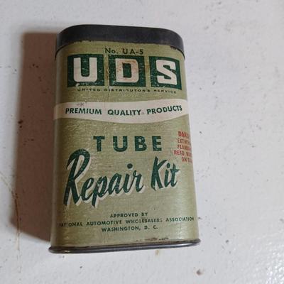 Lot of Vintage Industrial Grease, Compounds & Repair Kits – DAP, Molykote, Clover, Carborundum - Collectible vintage tins !!