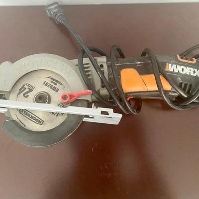 WORX Electric Circular Saw — Powers On — 24T Blade