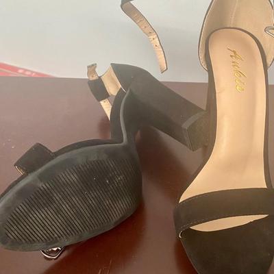 Anelis Black Suede Heels — Size 6 / EU 34 — Like New