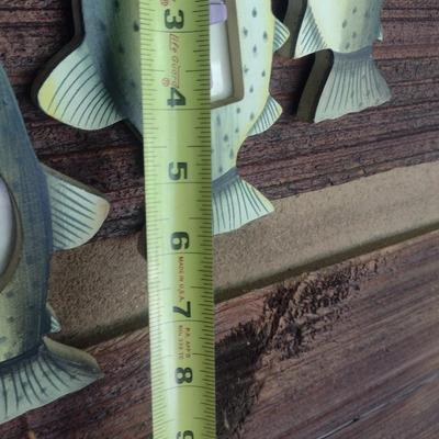 Fishing Themed Wall Decor Metal Fishing Rod with Wood Fish Cutouts