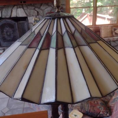 Tiffany Style Shade Floor Lamp with Ruffled Design Shade and Metal Post