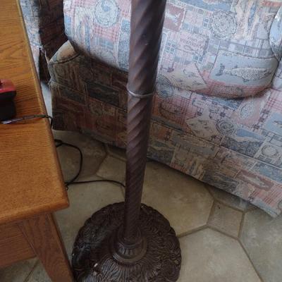 Tiffany Style Shade Floor Lamp with Ruffled Design Shade and Metal Post