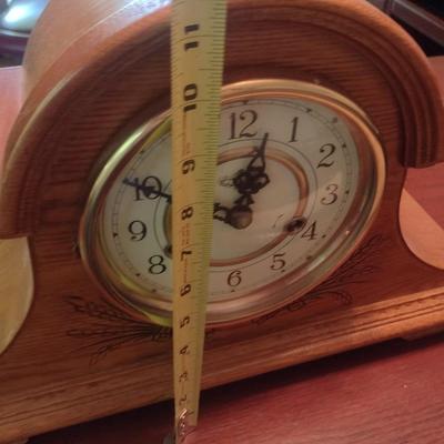Wood Case Humpback Wind Up Chime Mantle Clock with Key