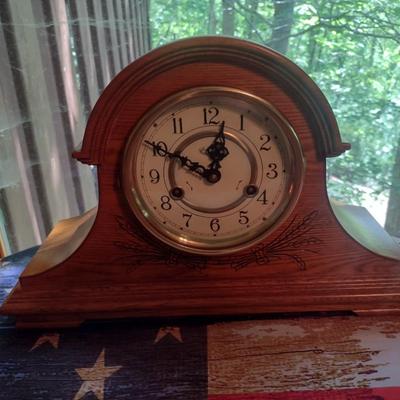 Wood Case Humpback Wind Up Chime Mantle Clock with Key