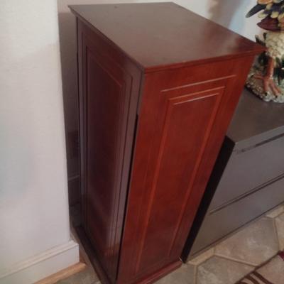 Mahagony Finish Pigeonhole Storage Tower