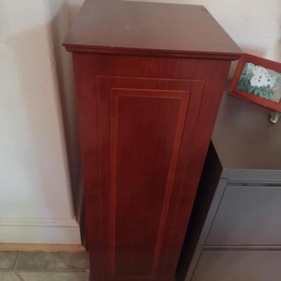 Mahagony Finish Pigeonhole Storage Tower