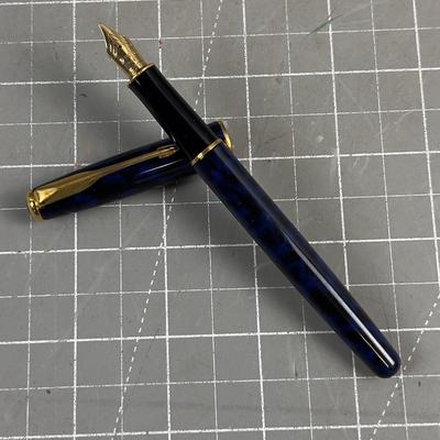 Blue Marbled Fountain PARKER Pen with 18K Nib