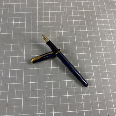 Blue Marbled Fountain PARKER Pen with 18K Nib