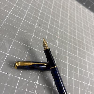 Blue Marbled Fountain PARKER Pen with 18K Nib