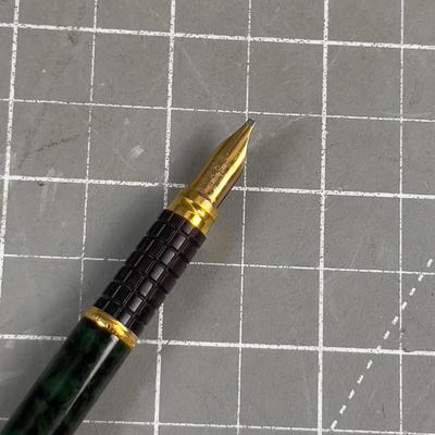 Green Marbled, WATERMAN Foutain Pen 18K Nib