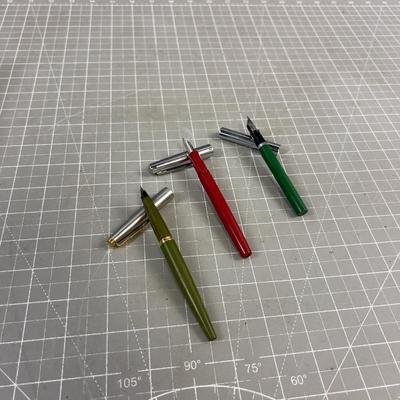 (3) Pens, 2 Green 1 Red, Mixed lot, All Fountain Men's