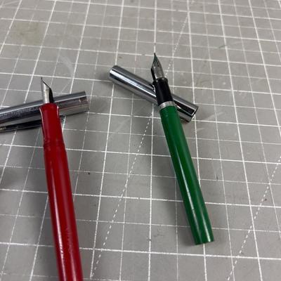 (3) Pens, 2 Green 1 Red, Mixed lot, All Fountain Men's