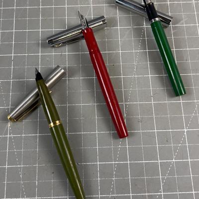 (3) Pens, 2 Green 1 Red, Mixed lot, All Fountain Men's
