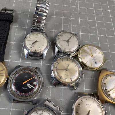 10 VINTAGE Men's 60's& 70 Wrist Watches.