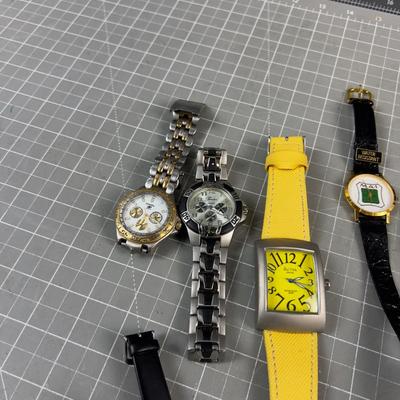 Large Lot of Men's Modern Wrist Watches