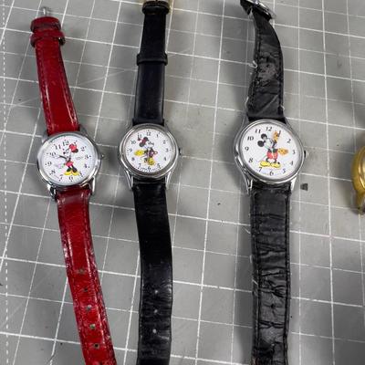 (5) Mickey and Mini Vintage Collectible Watches.
