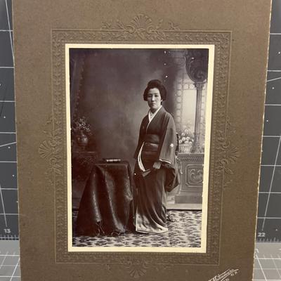 Asian Woman Antique Photo - T.Matsumura Photographer, SHIOSHINDO 