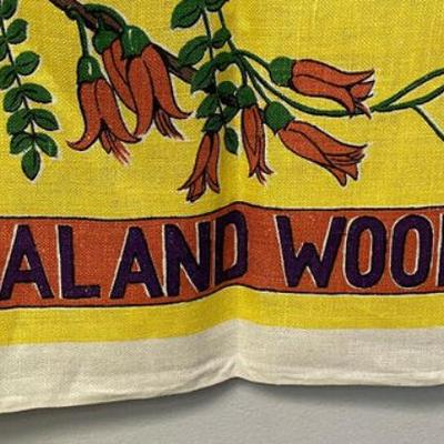 vintage NEW ZEALAND WOODPIGEON SOUVENIR LINEN TABLECLOTH 1950s 