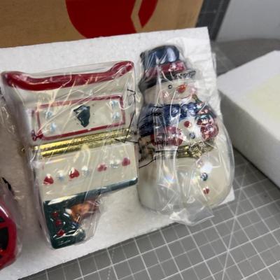 5 Porcelain GIFT Boxes Brand NEW 