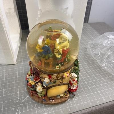 Water Globe VINTAGE 