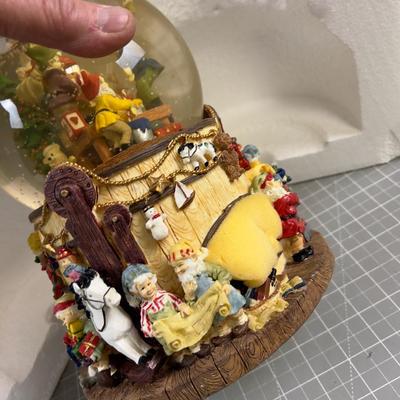 Water Globe VINTAGE 