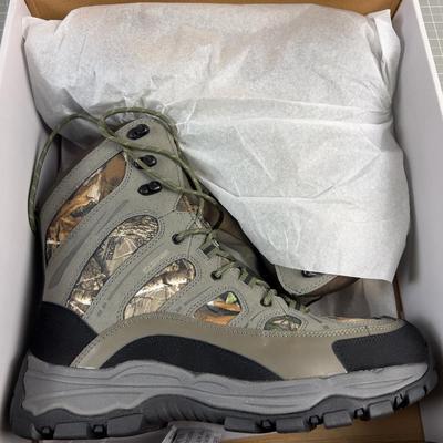 Rustic Ridge Hunting BOOT New in the Box