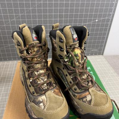 Kids Size 2 Hunting Boots