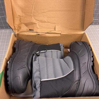 Kids Size 3 Snow Boot