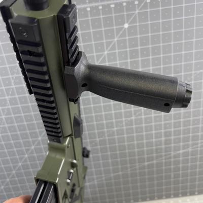 Cyber Air Soft BB Gun, New 