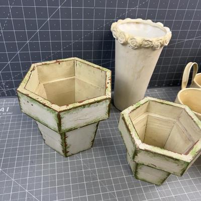 Planters made of Resin, Metal & Wood - New