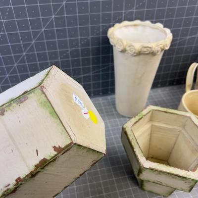 Planters made of Resin, Metal & Wood - New