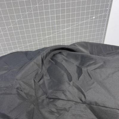 Table Clothes: White, Blue and 3 Black 