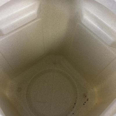 Screw on lid for Dog / Cat Food Container like 10 Gallons