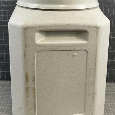 Screw on lid for Dog / Cat Food Container like 10 Gallons