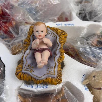 New Porcelain Nativity Set Complete with Baby JESUS and All!!! Plus Manger