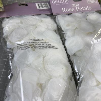New Silk Rose Pedals White & Green 