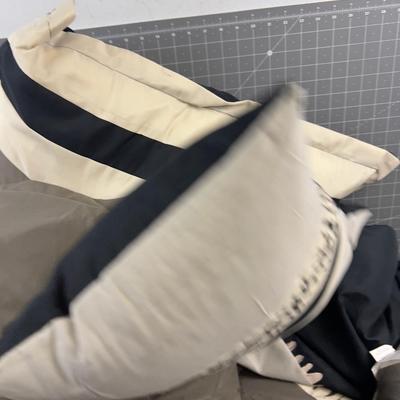 King Size Comforter and Matching Pillow 