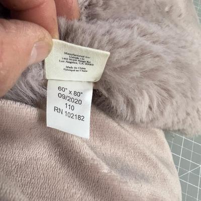Faux Fur UN-HIDE Mauve Throw