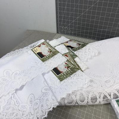 Battenburg Lace: Table Cloth, Runners and Table Cloth (round) NEW 