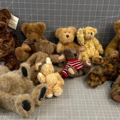 Huge Pile of Teddy Bears, Boyd's and Other. 