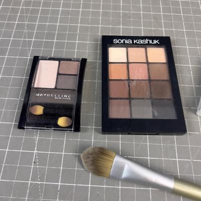 Make Up 