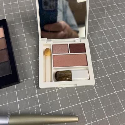 Make Up 