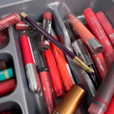 Mega Lip Color Plus, Tray Included