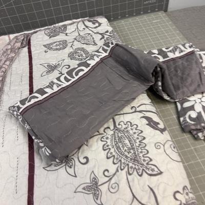 100" by 95"  quilt set 