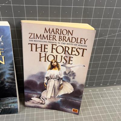 Marion Zimmer Bradley Avalon Novels 