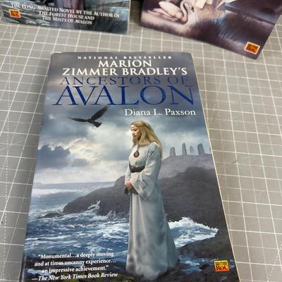 Marion Zimmer Bradley Avalon Novels 