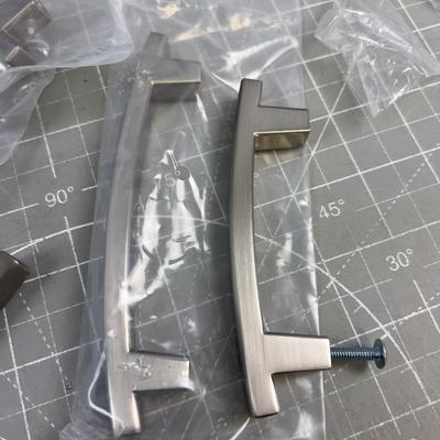 Brushed Nickle Cabinet / Drawer Pulls, NEW 2-sizes